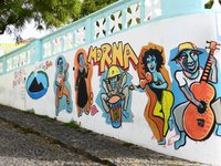 buntes Graffiti mit Musikern in São Filipe auf Fogo