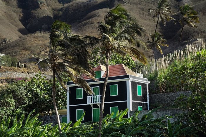 Santo Antão: Kolonialhaus im üoppig grünen Tal