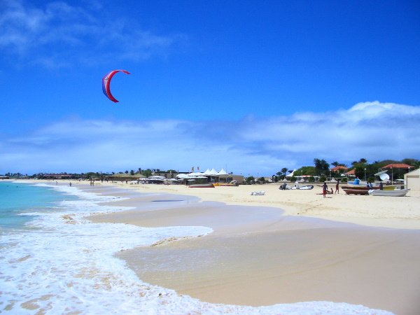 Kitesurfen am Strand von Santa Maria Kitesurfen am Strand von Santa Maria