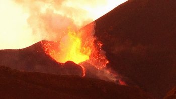 Aus dem Nebenkrater kam es 2014/15 zum Ausbruch des Pico de Fogo