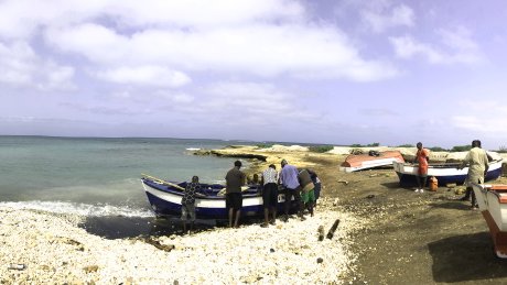 Fischerboote am Strand von Maio
